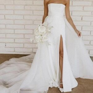 Elegant White Strapless Dress